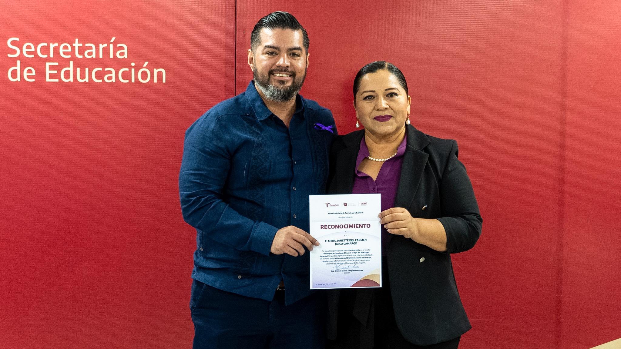 Impulsan liderazgo femenino a través de la inteligencia emocional.